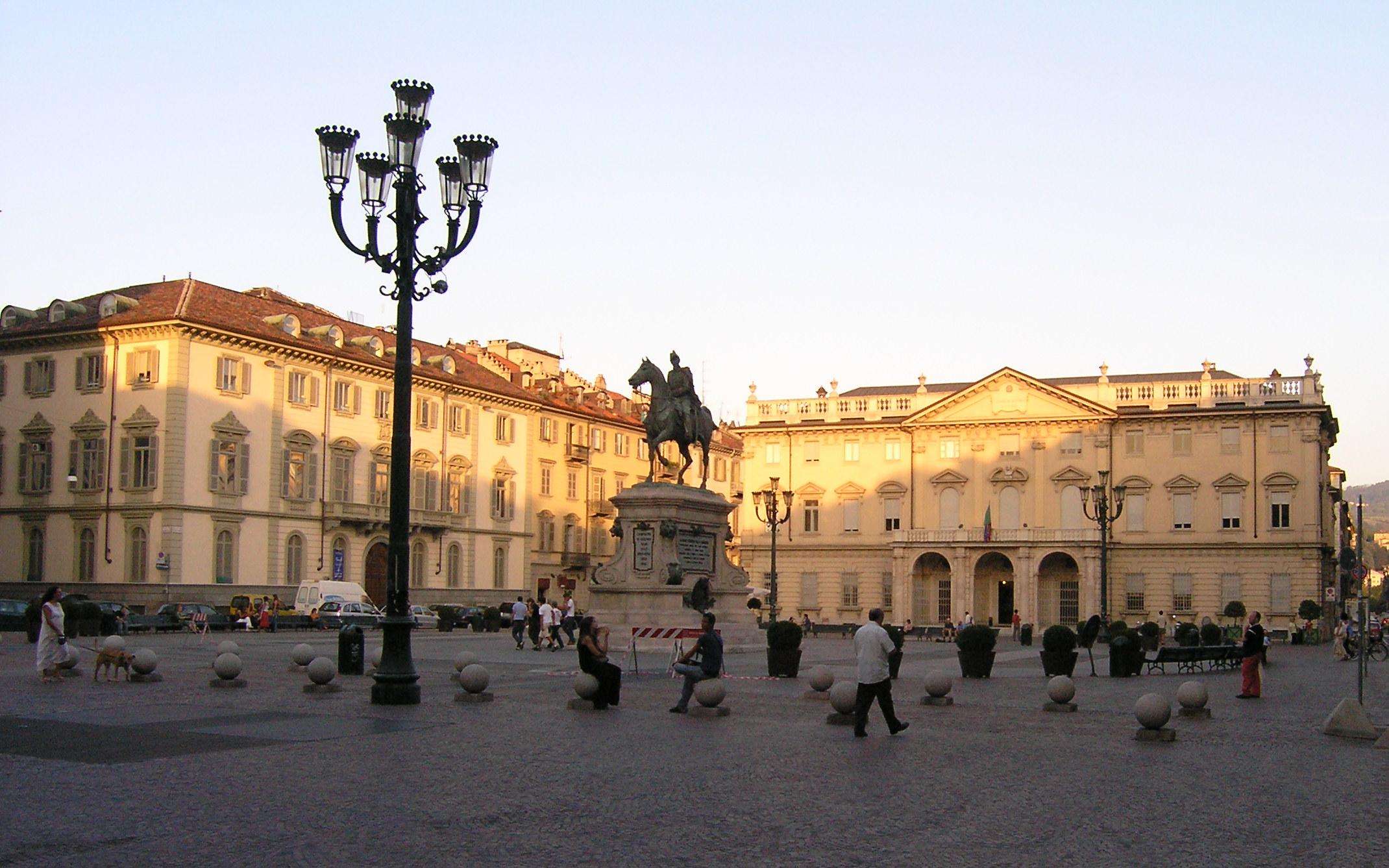 Piazza Bodoni